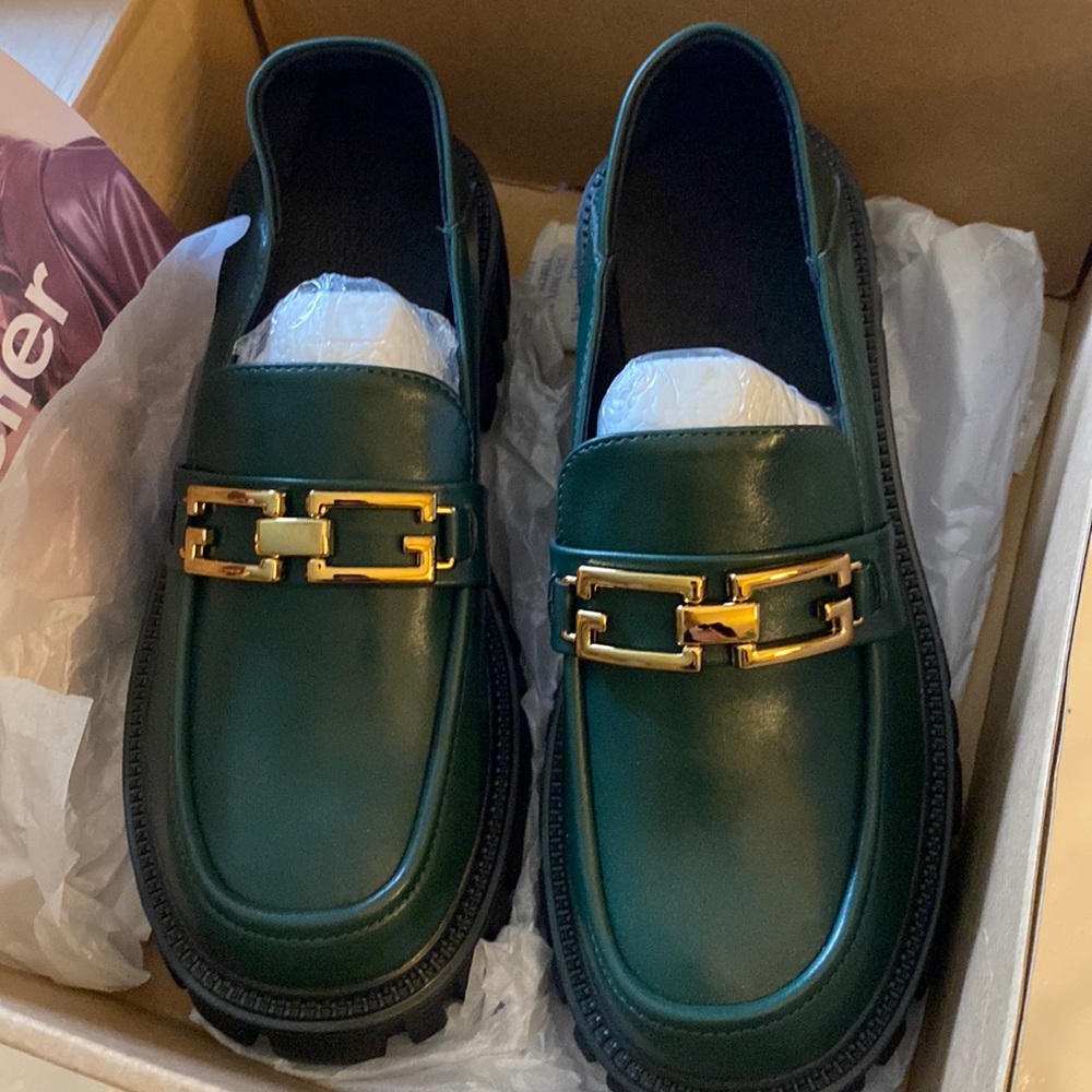 Lattelier Dark Green Leather Loafers with Chain new with box size 7